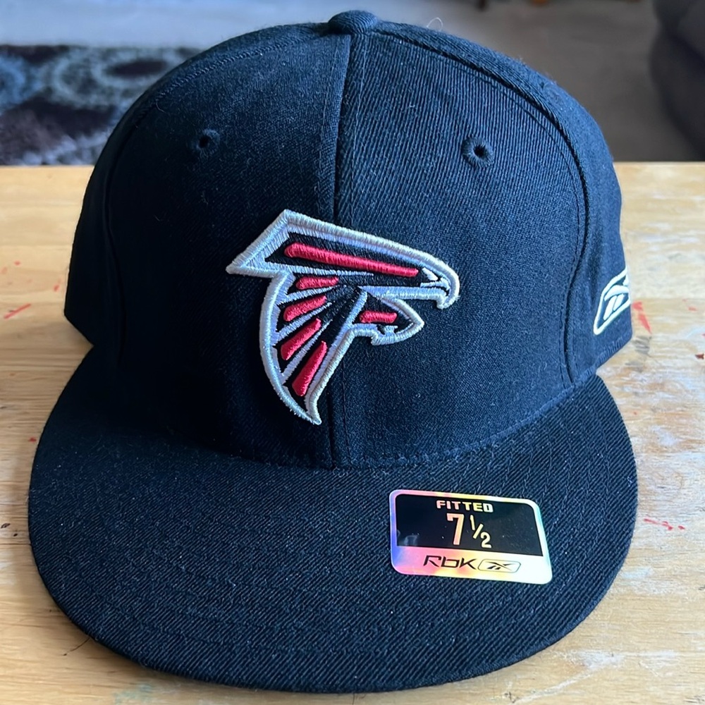Cap Reebok size 7 1/2 black, white and red